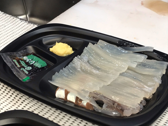 （画像提供：元祖活いか釣堀）