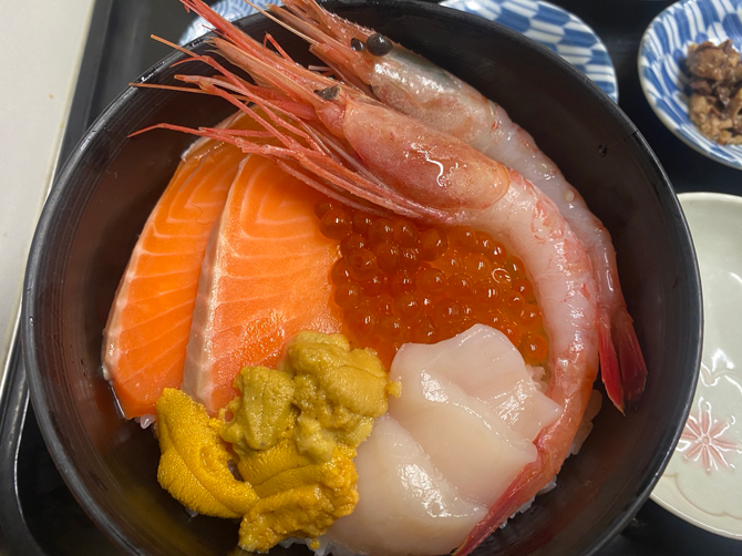 （画像提供：朝市の味処　茶夢）