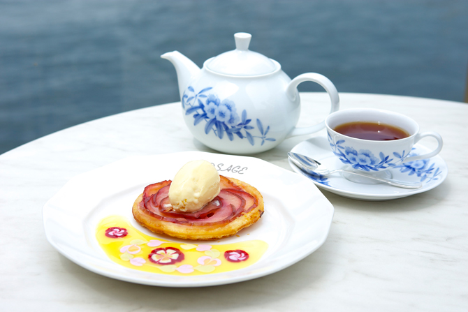 プレミアムショップ&サロン・ド・テ ロザージュ