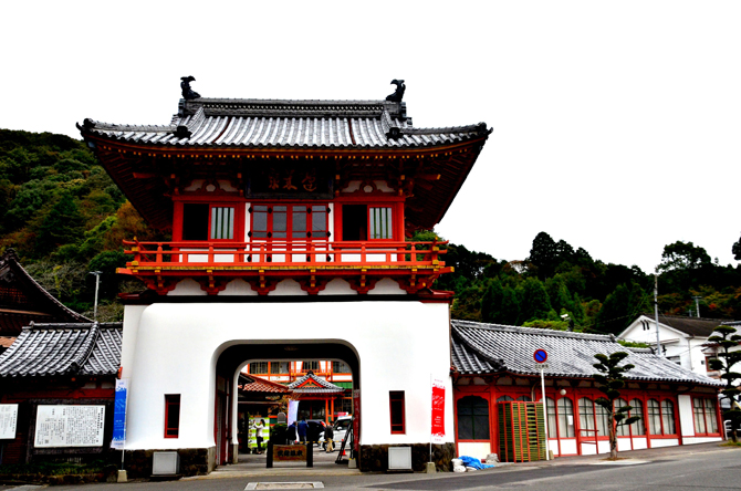 武雄温泉楼門