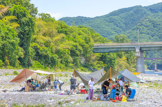 【東京近郊】川・河原のおすすめバーベキュー場12選！手ぶらで楽しめるスポットも＜2025＞