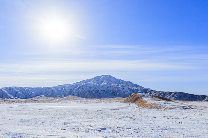 草千里ヶ浜の雪景色