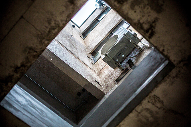 MON - GALLERY AND WINE BAR