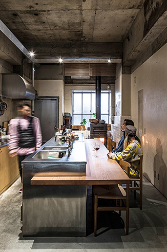 MON - GALLERY AND WINE BAR