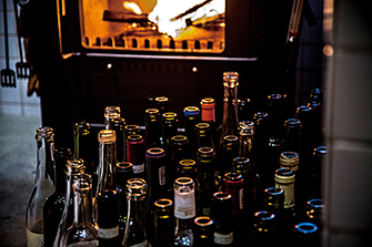 MON - GALLERY AND WINE BAR