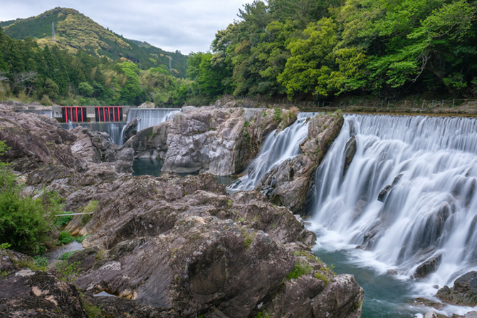 長篠堰堤余水吐