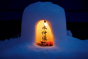 横手の雪まつり かまくら