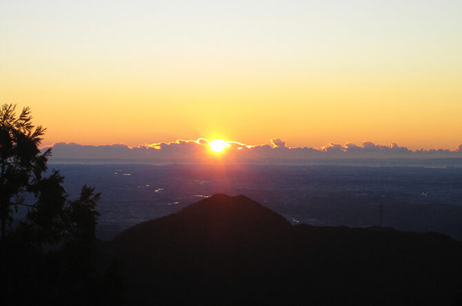 【2026】関東の「初日の出スポット」おすすめ12選！新年の絶景を見に行こう