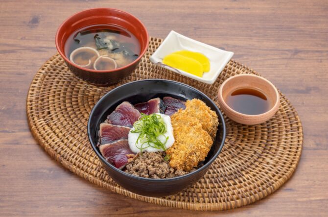 高知に行ったら絶対食べたいご当地グルメ3選!地元食材を使った名店も