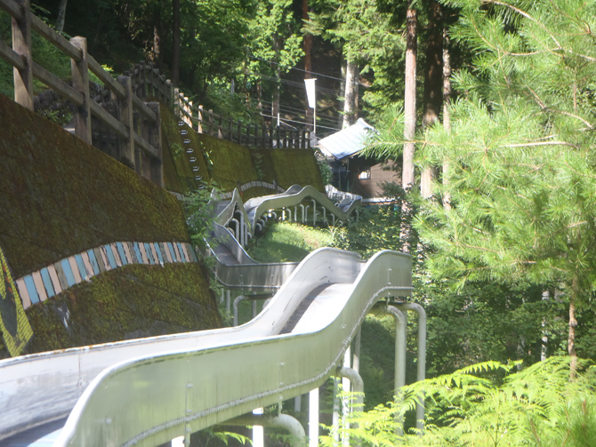 丹波山村 ローラーすべり台