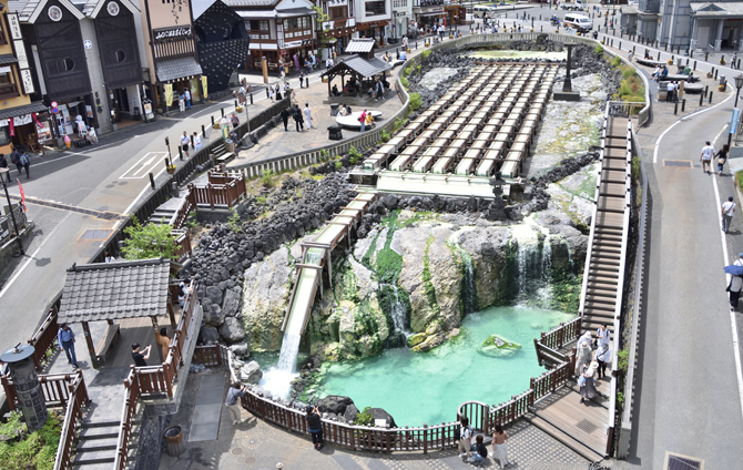 草津温泉 湯畑