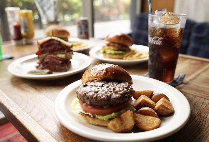 THE GREAT BURGER
