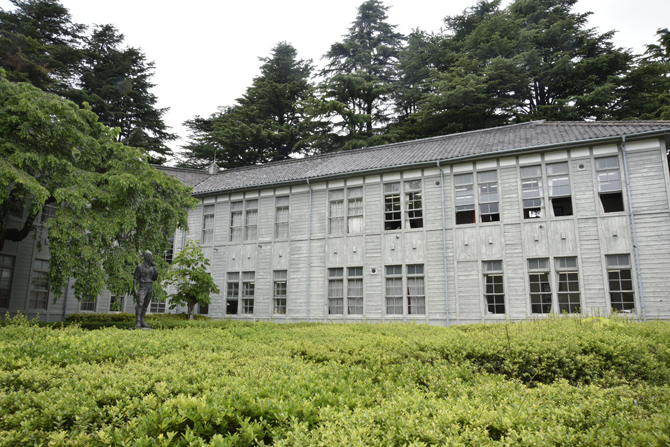 あがたの森公園（旧松本高等学校校舎・旧制高等学校記念館）