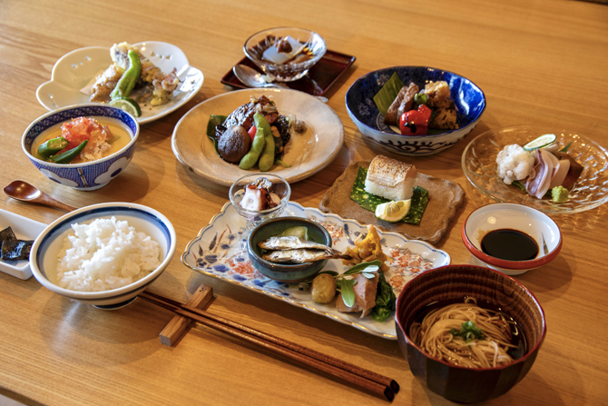 創作郷土料理 曆