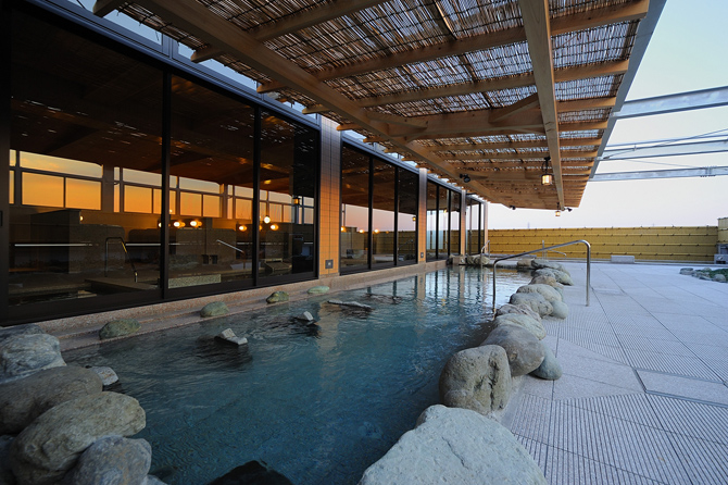 東京・湯河原温泉 万葉の湯