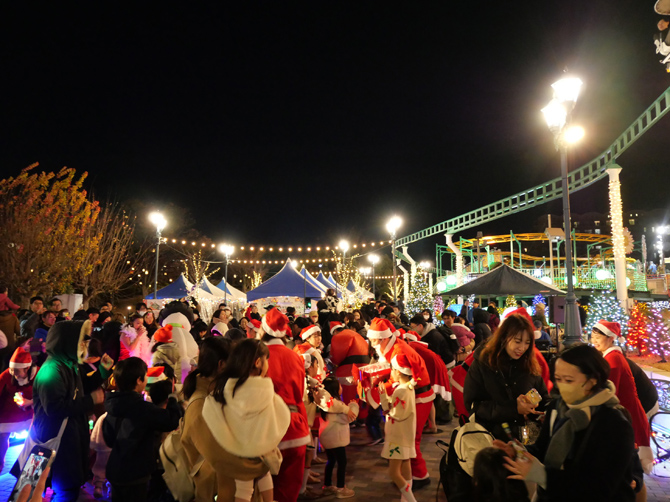 あらかわ遊園クリスマスマーケット2025