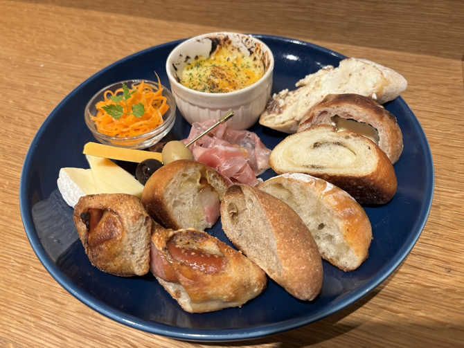 Full Full パンとワイン