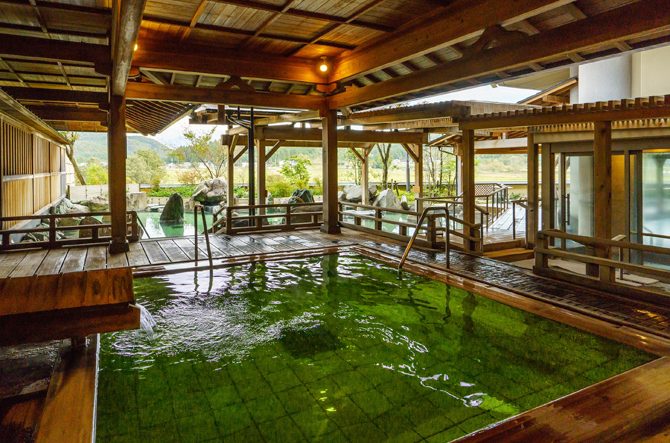 【新潟】月岡温泉おすすめ6選！日帰りで露天風呂やランチが楽しめる施設も＜2025＞