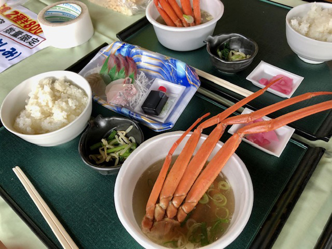 魚の駅「生地」の朝市