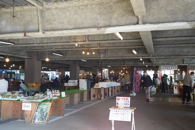 東伊豆まち 港の朝市