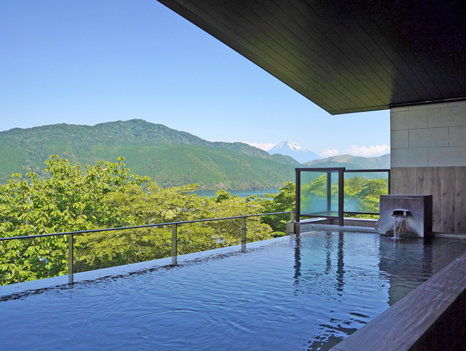 絶景日帰り温泉 龍宮殿本館