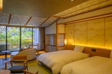 伊香保温泉の高台に佇む老舗旅館「福一」に泊まり、温泉街に訪れる春の幸せを感じる旅