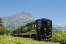 【西日本】グルメや絶景を愉しむ「観光列車」おすすめ11選。「はなあかり」や「天空」…