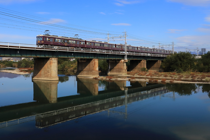 阪急電鉄「京とれいん 雅洛」