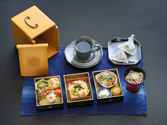 JR四国「四国まんなか千年ものがたり」