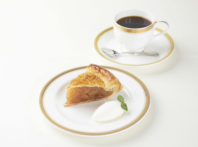 トリコロール本店