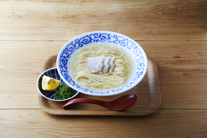 豚そば月や 福岡空港店