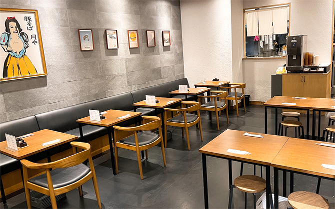 豚そば月や 福岡空港店