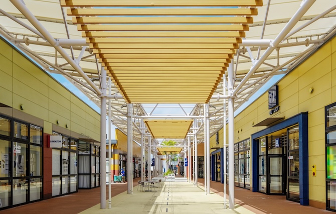 （画像提供：沖縄アウトレットモール あしびなー）