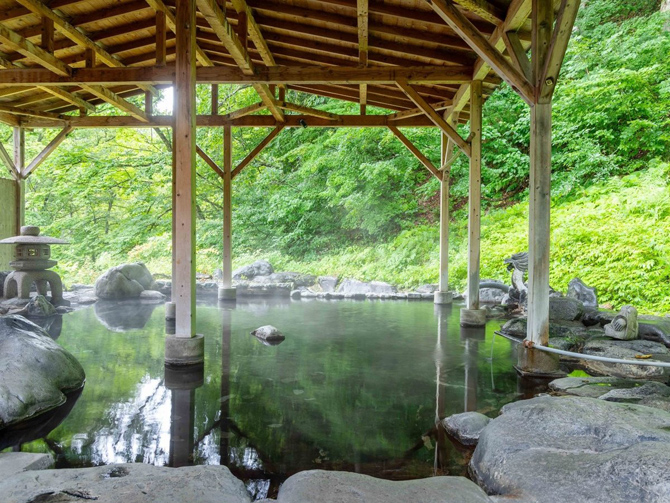 源泉掛流しの湯めぐりテーマパーク 龍洞