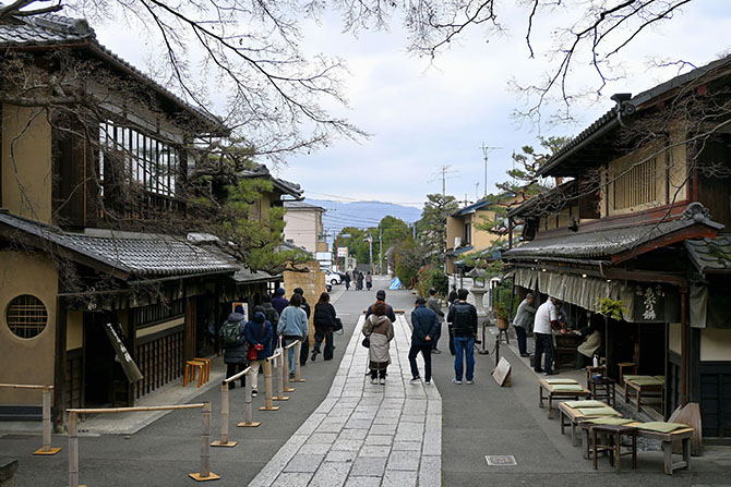今宮神社境内前