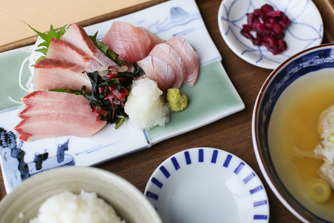 ひみ岸壁市場・ひみ岸壁食堂