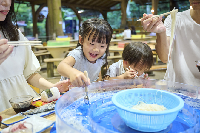 指宿市営唐船峡そうめん流し