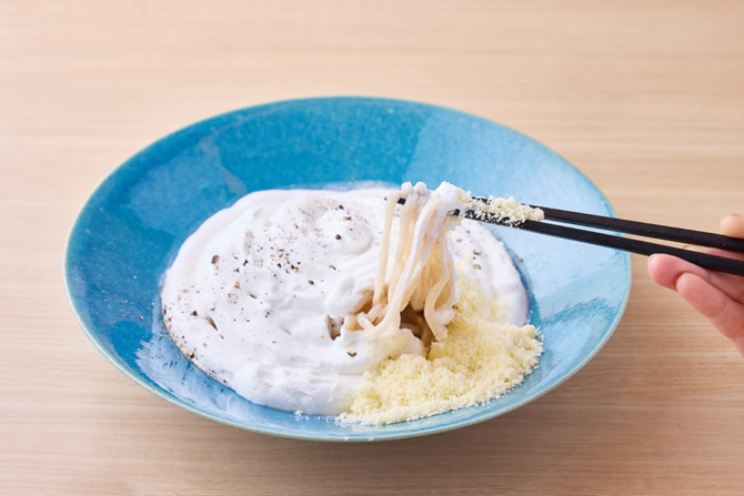 めん、色いろ。いつでも、おやつ。新宿