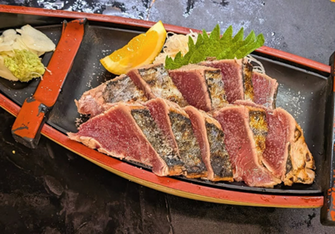 「カツオの塩たたき」やいろ亭