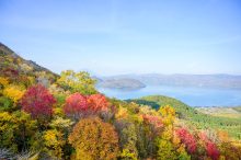 【北海道・奥洞爺】紅葉にレジャー、ご当地グルメをめぐる秋の満喫ドライブ旅