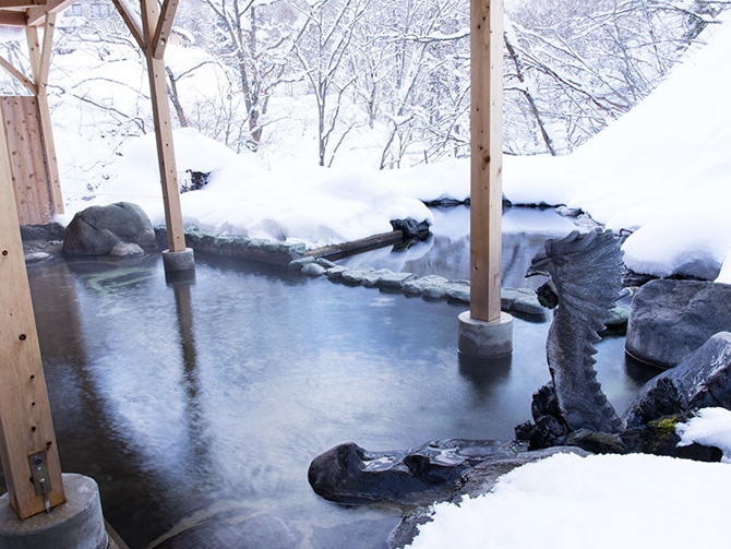 源泉掛流しの湯めぐりテーマパーク龍洞