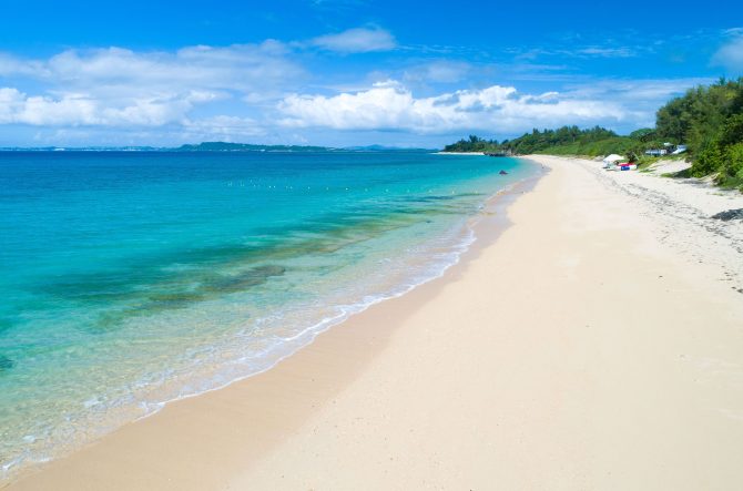 沖縄の「日帰り離島」おすすめ4選!本島から1日で往復できて手軽に楽しめる島を紹介